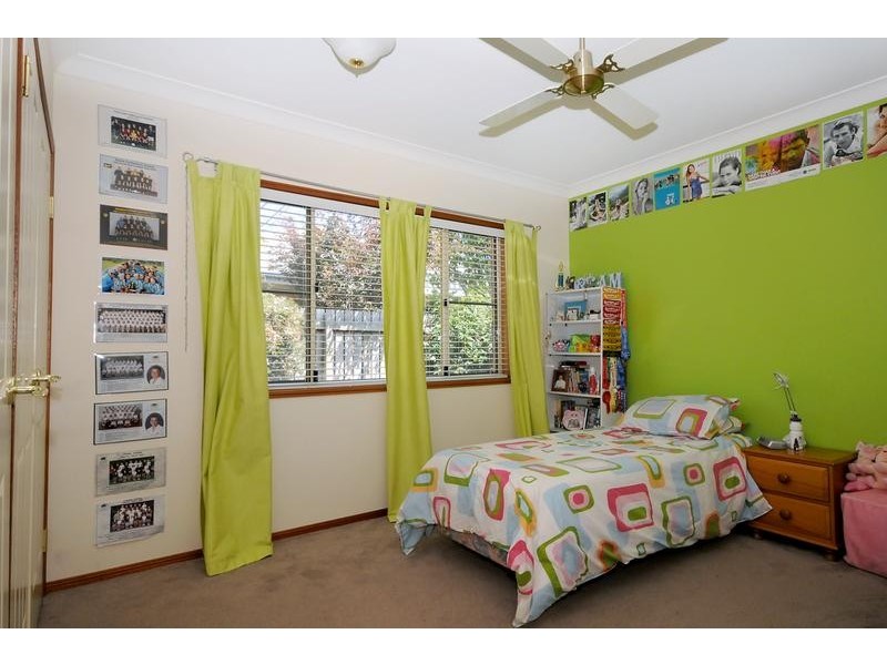 2 Howard Street, Middle Ridge QLD 4350