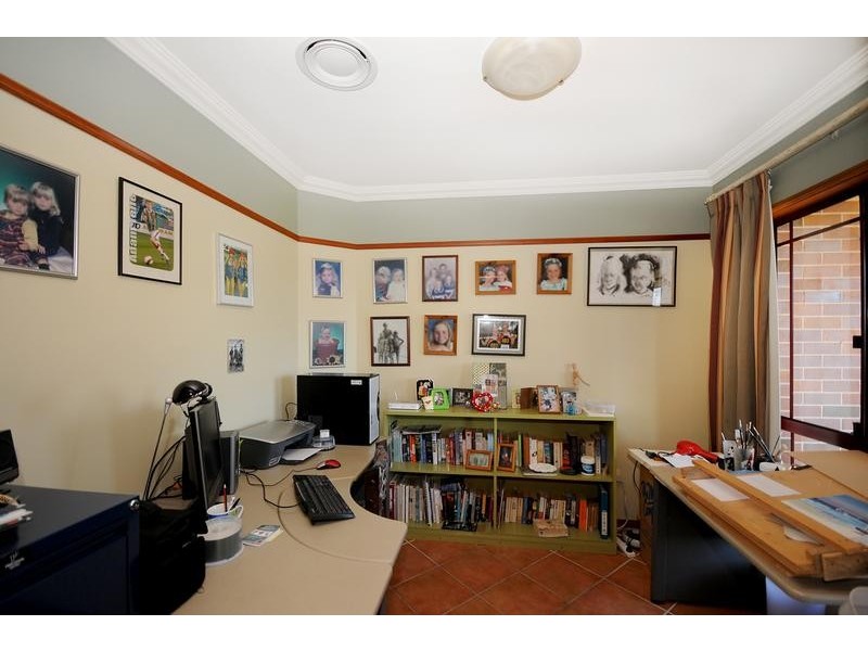2 Howard Street, Middle Ridge QLD 4350