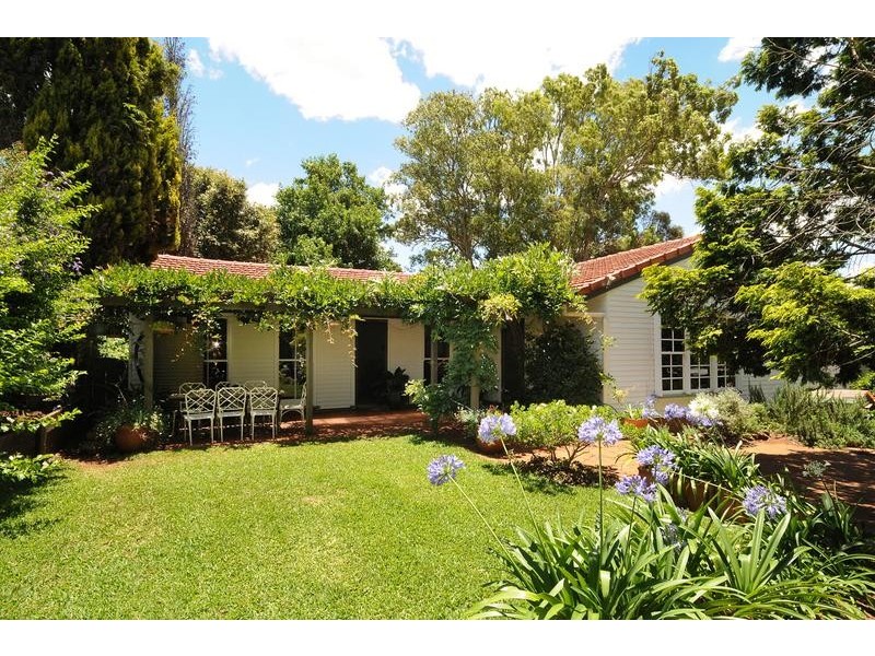 98 Ramsay Street, Centenary Heights QLD 4350
