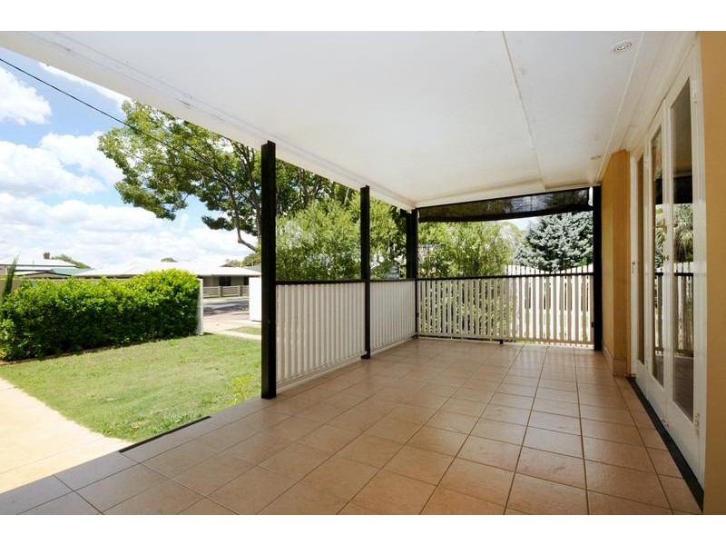 204 Russell Street, Newtown QLD 4350