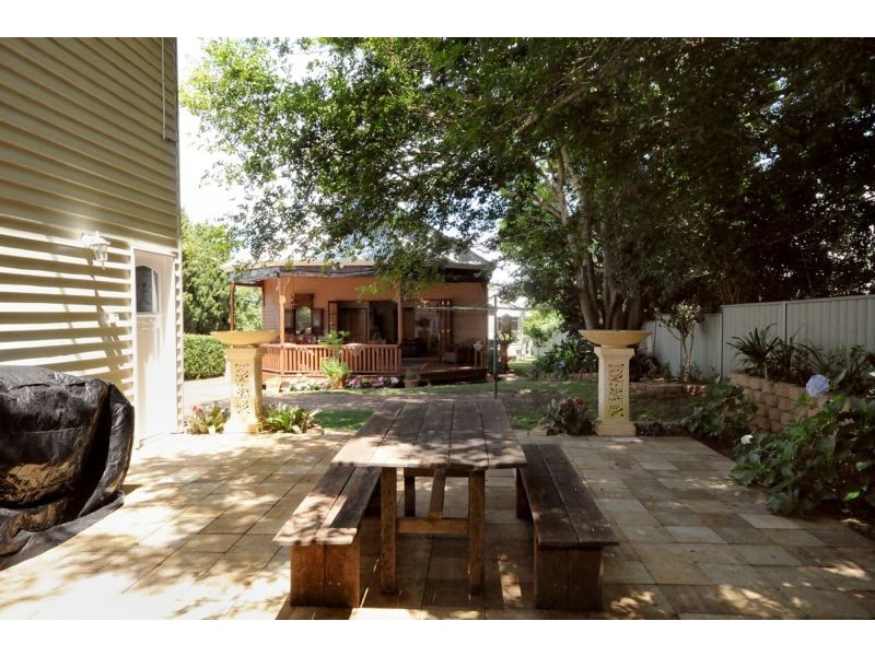 12 Prospect Street, North Toowoomba QLD 4350