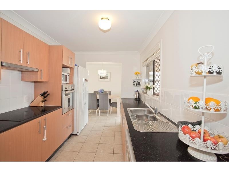 29 Wareena Crescent, Glenvale QLD 4350