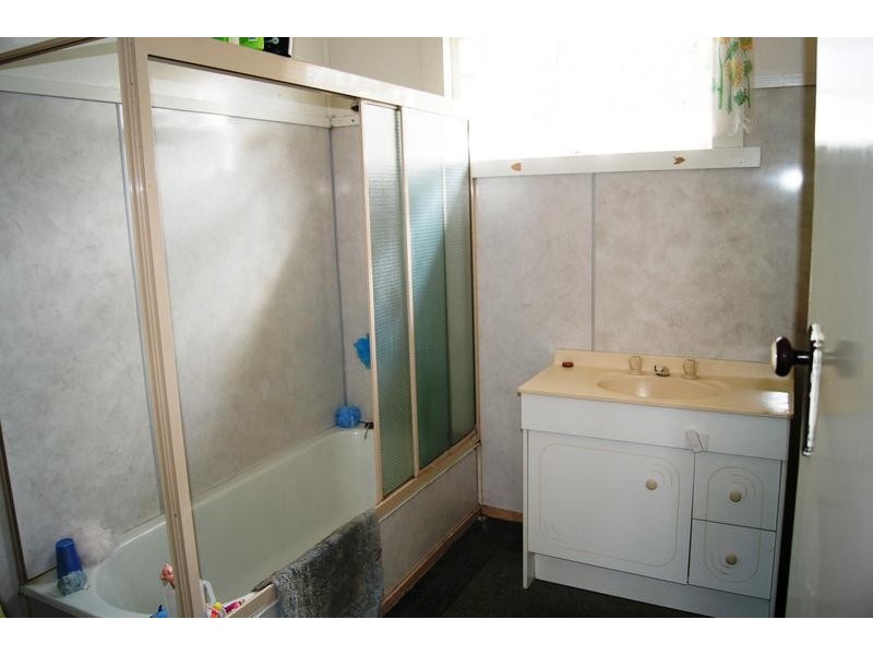 26 Monash Street, Newtown QLD 4350