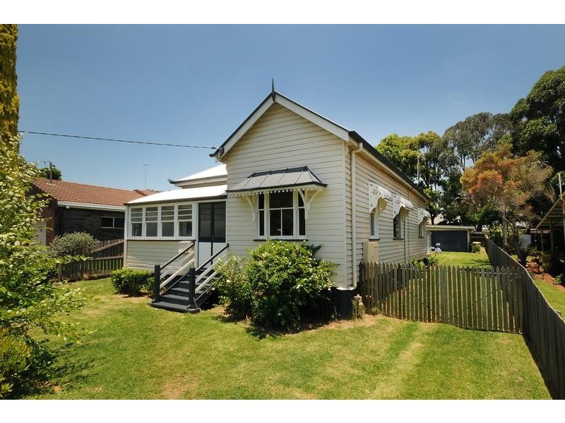 12 Atkinson Street, South Toowoomba QLD 4350