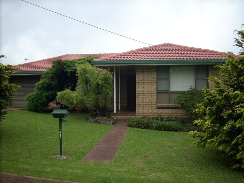 109a South Street, Centenary Heights QLD 4350