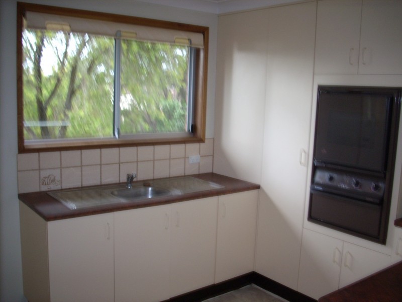 1/166 Ramsay Street, Centenary Heights QLD 4350