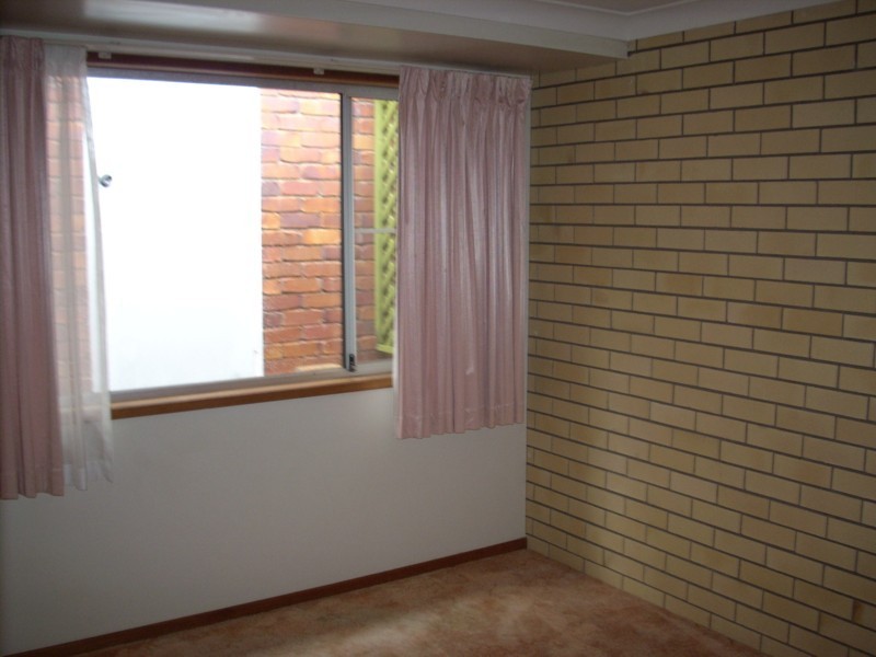 1/166 Ramsay Street, Centenary Heights QLD 4350