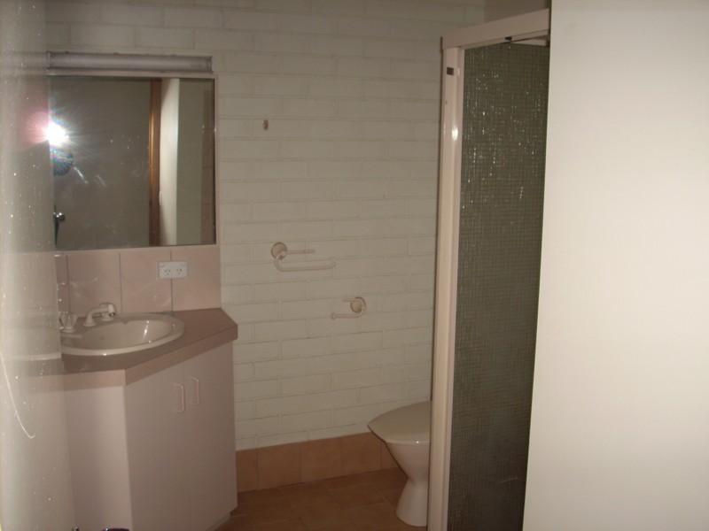 1/166 Ramsay Street, Centenary Heights QLD 4350