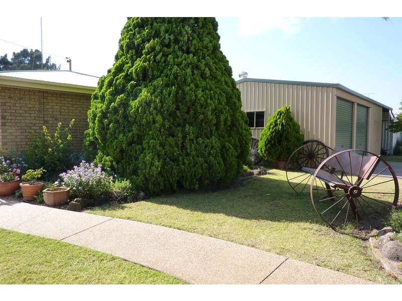 3 Daniel Street, Gowrie Junction QLD 4352