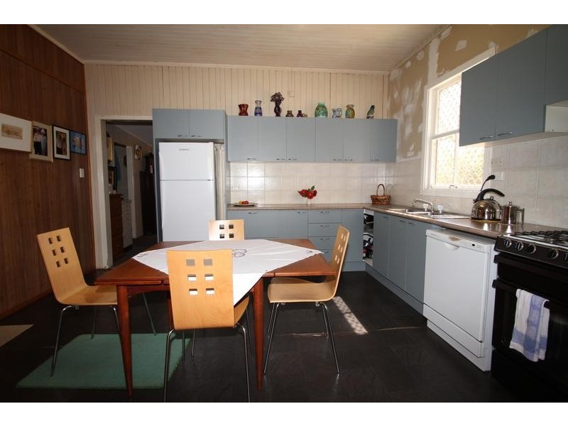 10268 New England Highway, Highfields QLD 4352