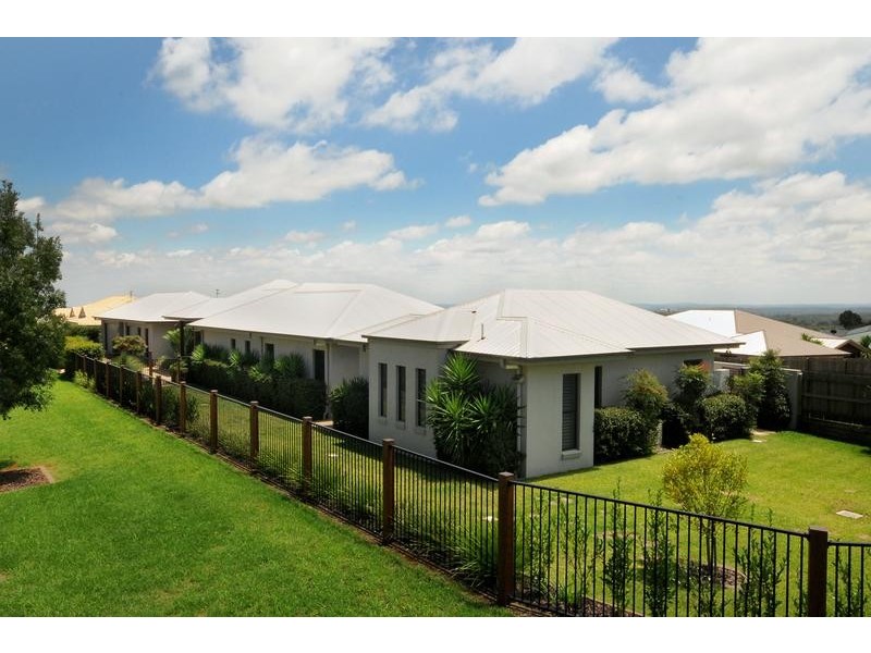 14 Kingfisher Drive, Highfields QLD 4352