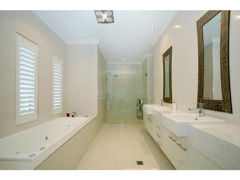 14 Kingfisher Drive, Highfields QLD 4352