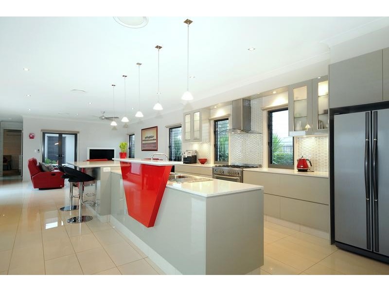 14 Kingfisher Drive, Highfields QLD 4352