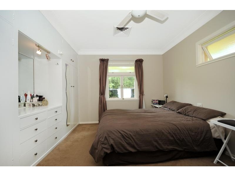 16 Curzon Street, Mount Lofty QLD 4350