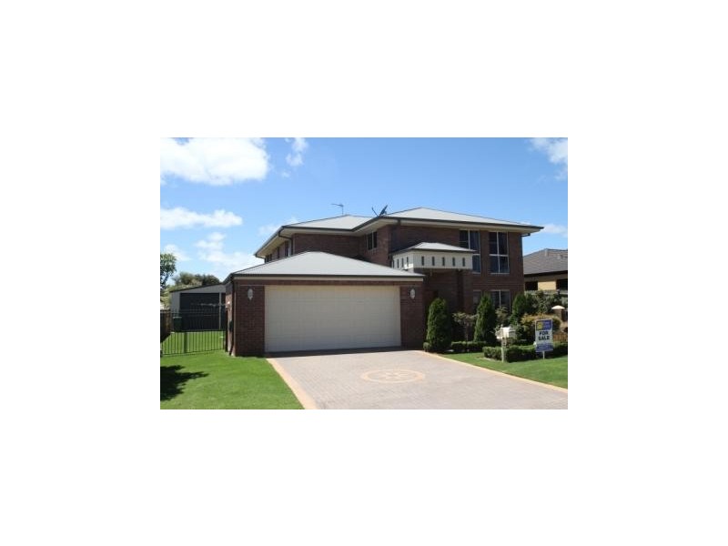 20 Scullin Street, Middle Ridge QLD 4350