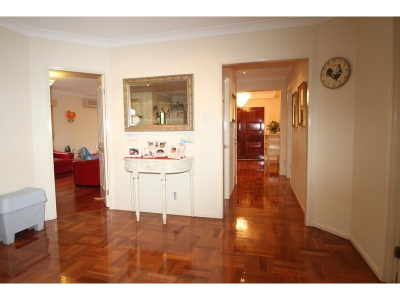 20 Scullin Street, Middle Ridge QLD 4350