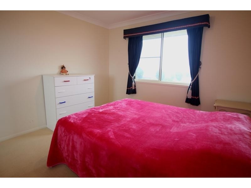 20 Scullin Street, Middle Ridge QLD 4350