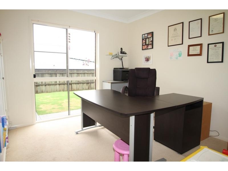 20 Scullin Street, Middle Ridge QLD 4350