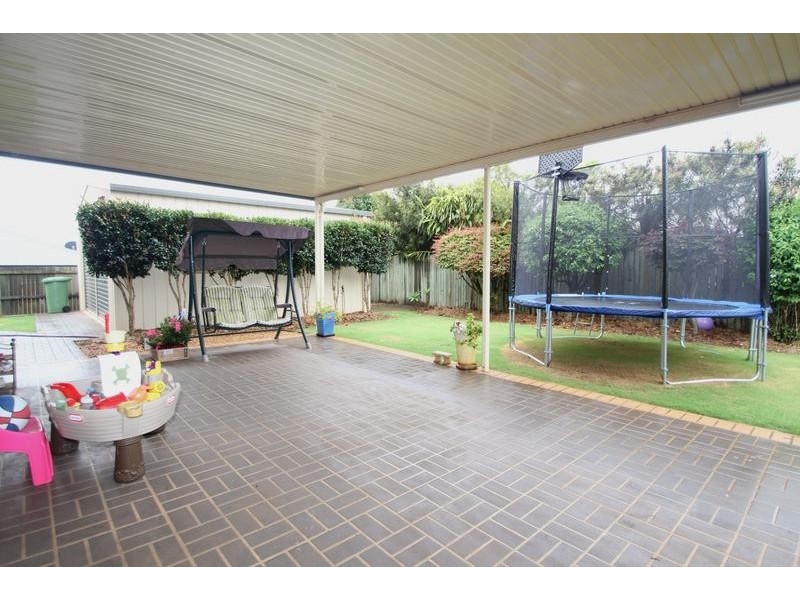 20 Scullin Street, Middle Ridge QLD 4350