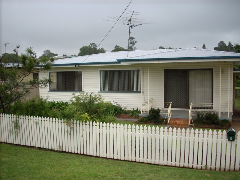 9 Teesdale Avenue, Rockville QLD 4350