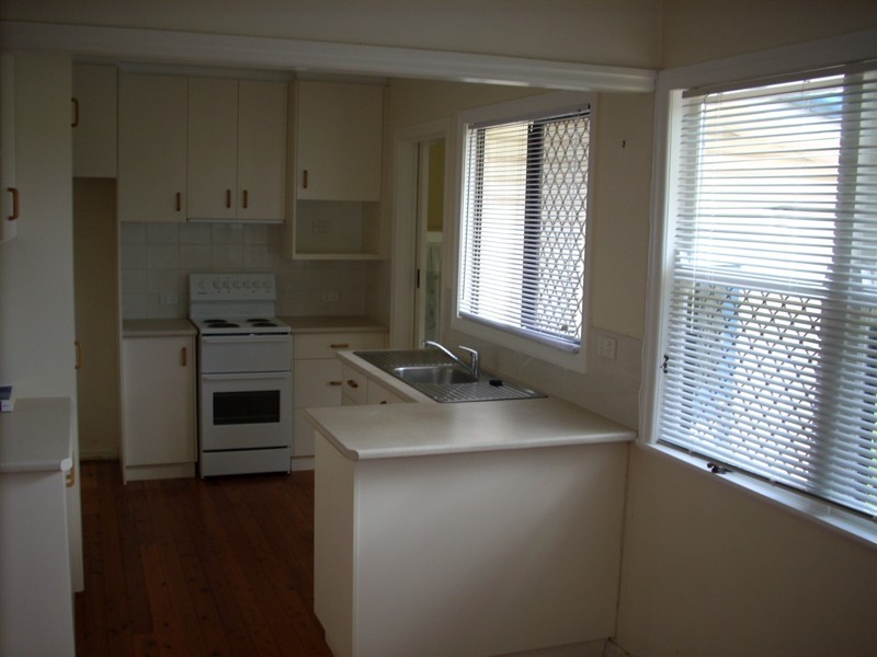 9 Teesdale Avenue, Rockville QLD 4350