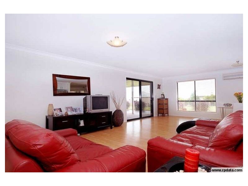 9 McLachlan Drive, Highfields QLD 4352