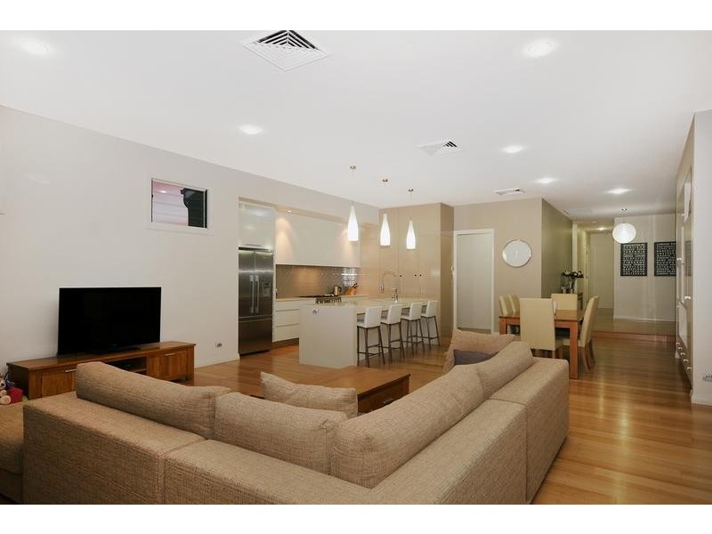 48 Mary Street, Mount Lofty QLD 4350