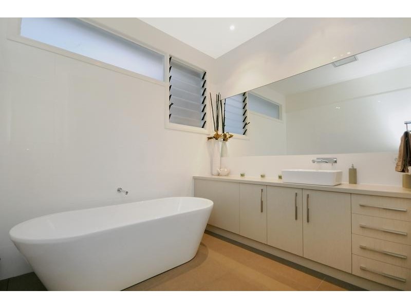 48 Mary Street, Mount Lofty QLD 4350