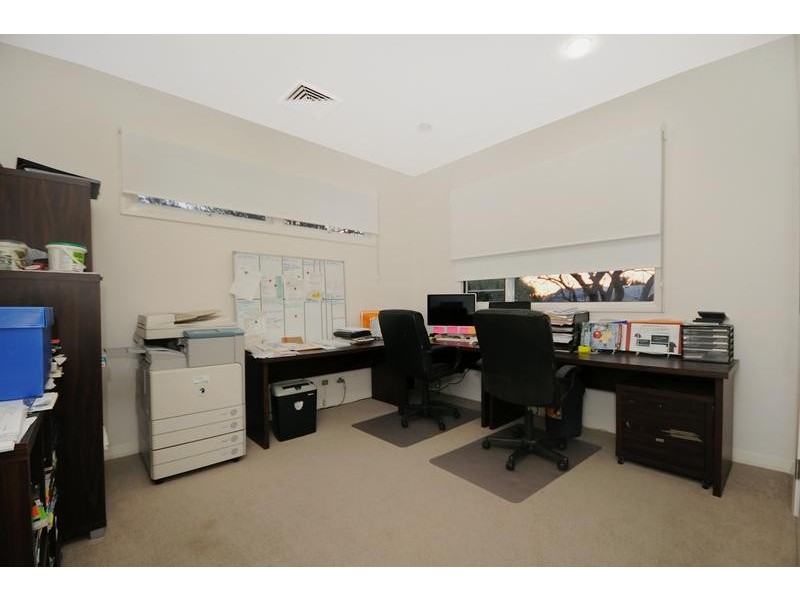 48 Mary Street, Mount Lofty QLD 4350