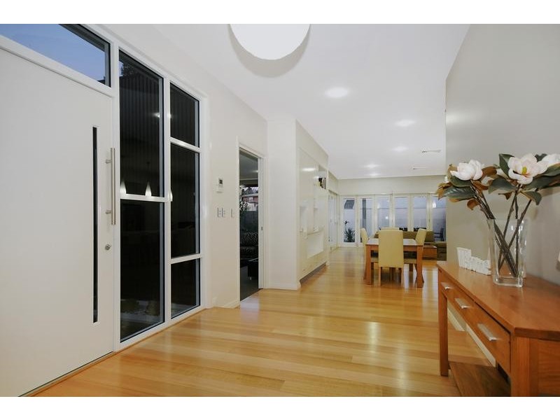 48 Mary Street, Mount Lofty QLD 4350