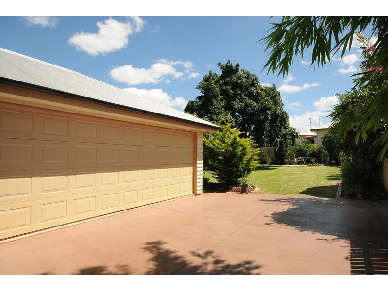 27 Ipswich Street, East Toowoomba QLD 4350