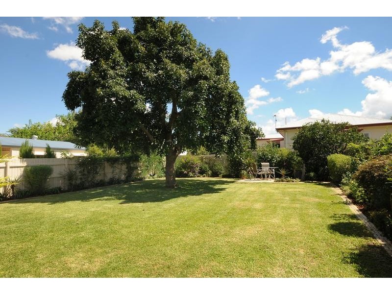27 Ipswich Street, East Toowoomba QLD 4350