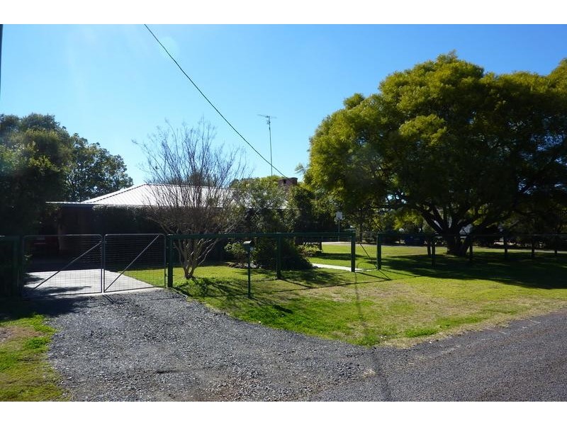 23 High Street, Wyreema QLD 4352