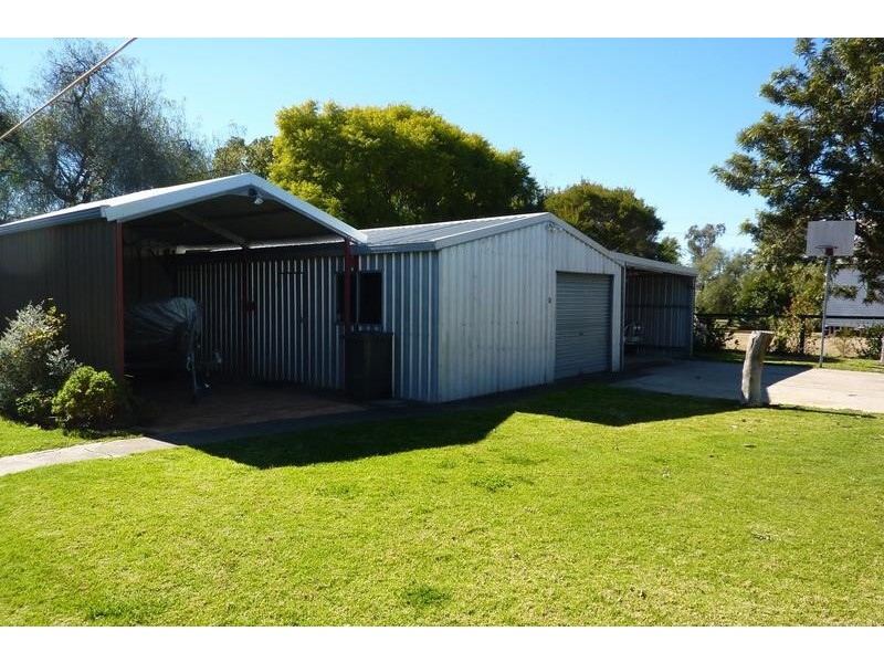 23 High Street, Wyreema QLD 4352