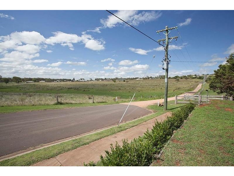 58 Steinberg Road, Highfields QLD 4352