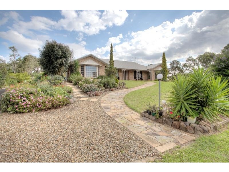 7 Jane Court, Cotswold Hills QLD 4350