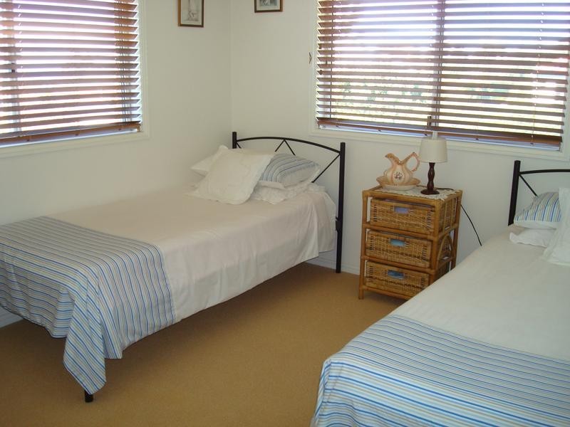 2 Rannerdale Close, Mount Lofty QLD 4350