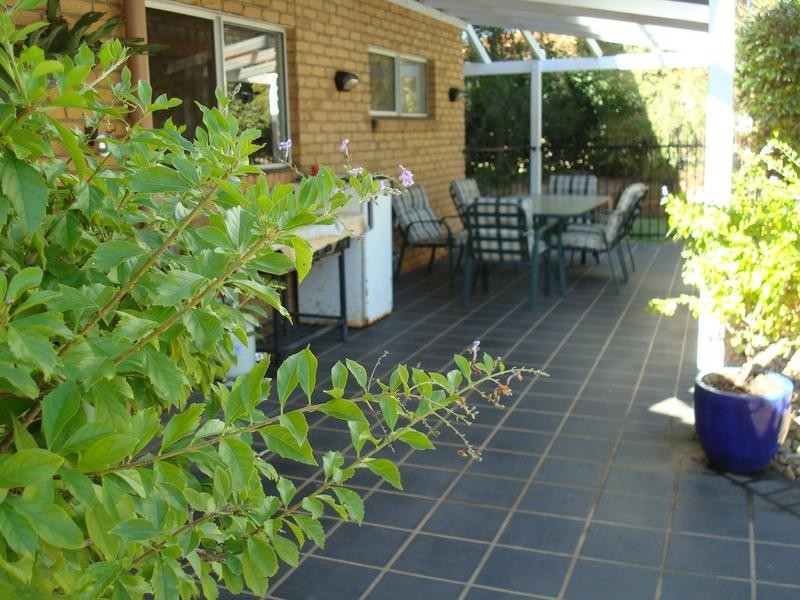 2 Rannerdale Close, Mount Lofty QLD 4350