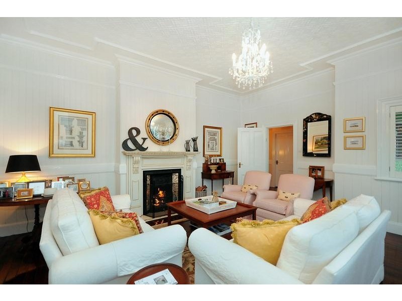 5 Geoffrey Street, Mount Lofty QLD 4350