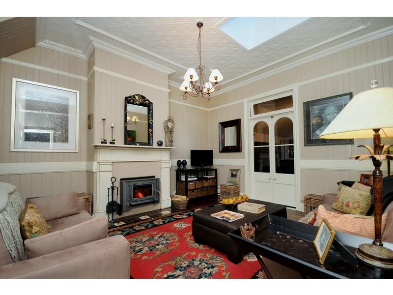 5 Geoffrey Street, Mount Lofty QLD 4350