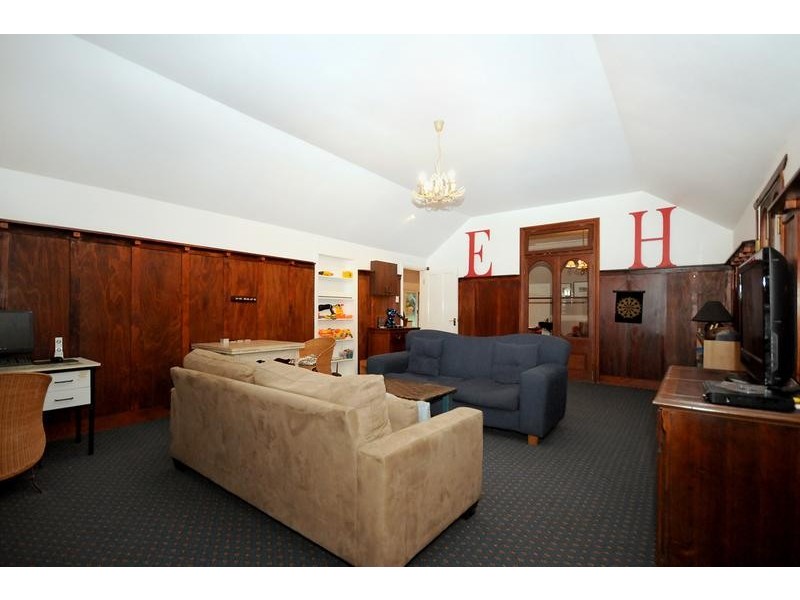 5 Geoffrey Street, Mount Lofty QLD 4350