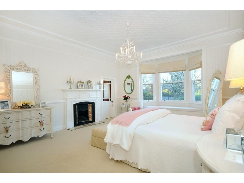 5 Geoffrey Street, Mount Lofty QLD 4350