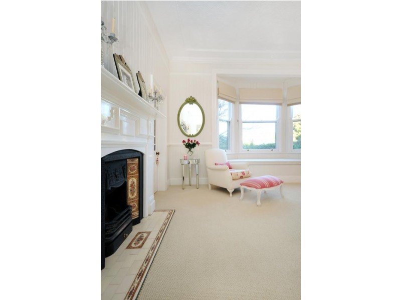 5 Geoffrey Street, Mount Lofty QLD 4350