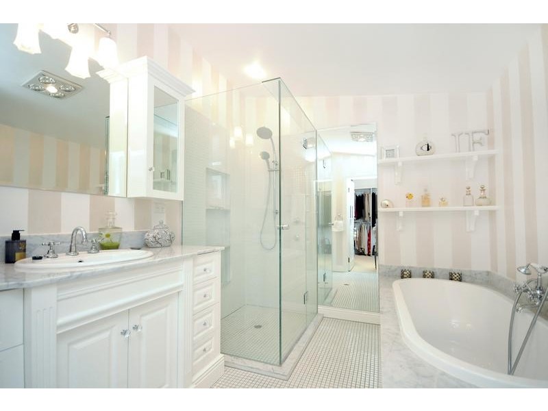 5 Geoffrey Street, Mount Lofty QLD 4350