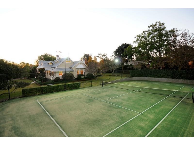 5 Geoffrey Street, Mount Lofty QLD 4350