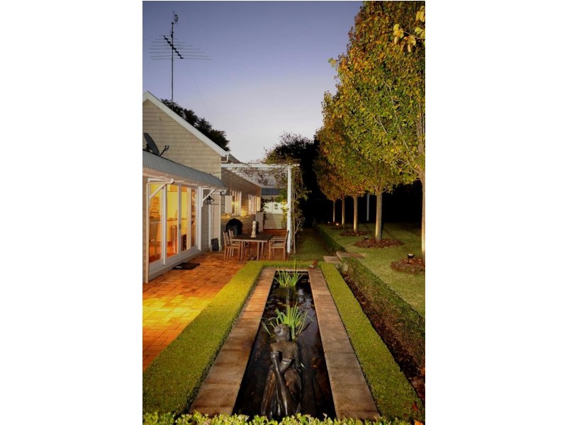 5 Geoffrey Street, Mount Lofty QLD 4350