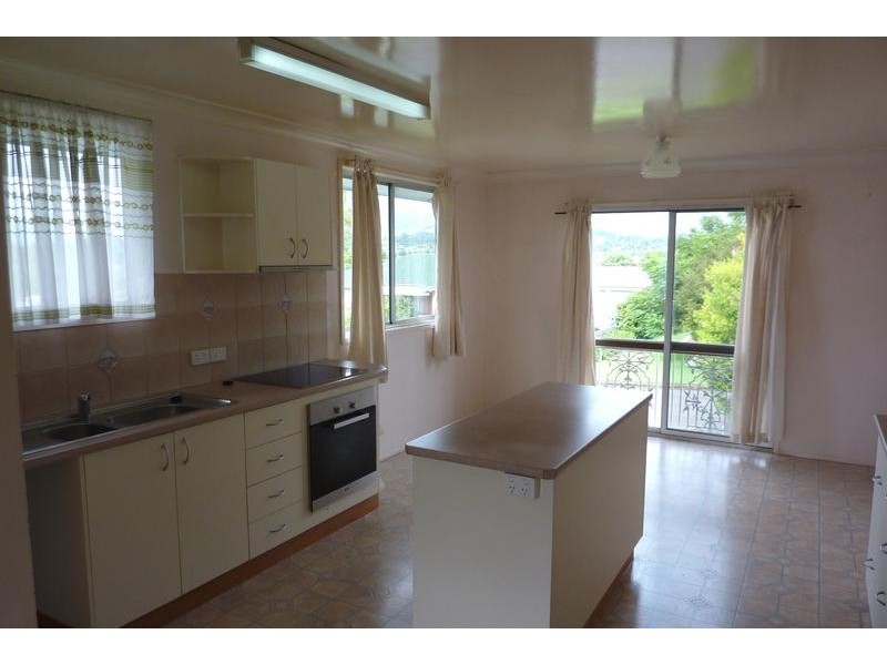 53 Hillview Avenue, Newtown QLD 4350