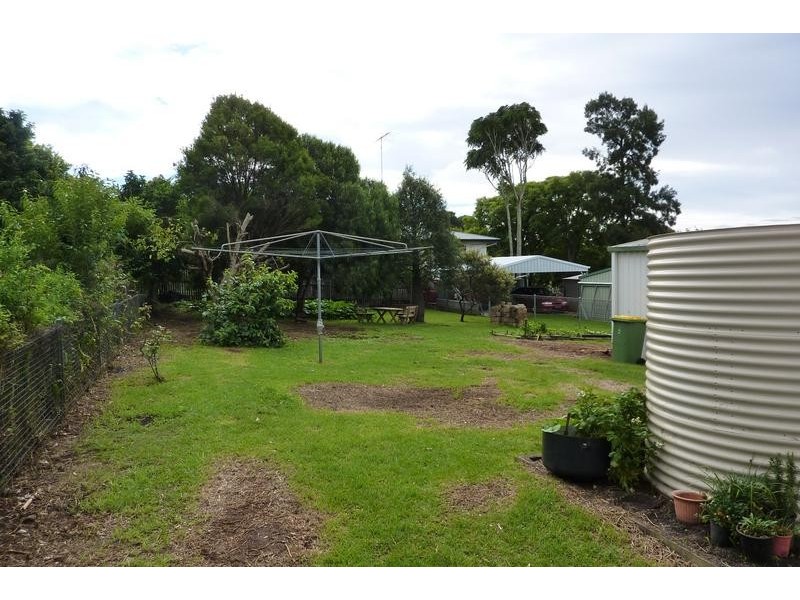 53 Hillview Avenue, Newtown QLD 4350