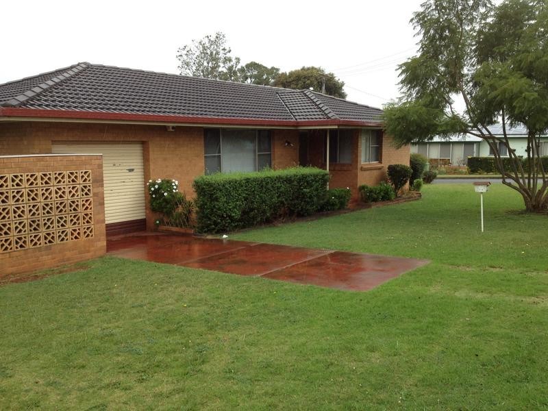 6 Greyfriars Street, Rockville QLD 4350