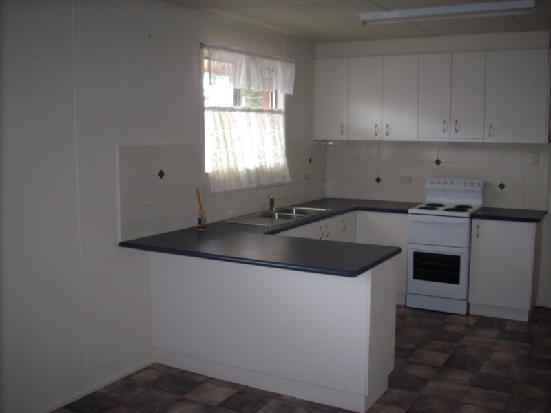 6 Greyfriars Street, Rockville QLD 4350